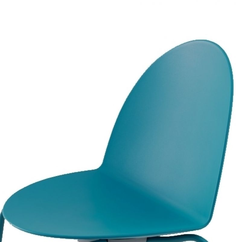 Detailansicht: Blauer Camel Stuhl von Segis mit Vierfußgestell, moderner Designstuhl für Büro und Wohnbereich.